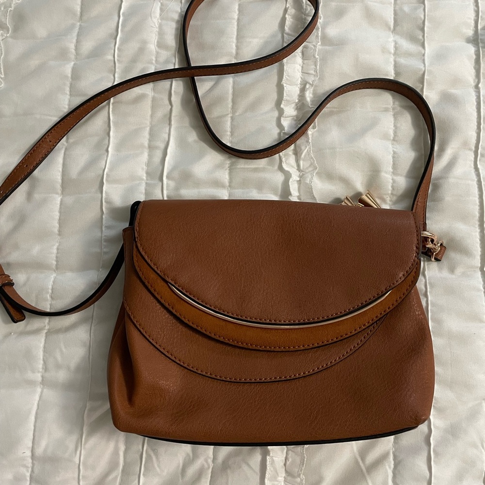 Nearly brand new Lauren Conrad crossbody